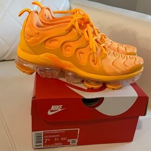 W Air Vapormax plus laser orange 7.5